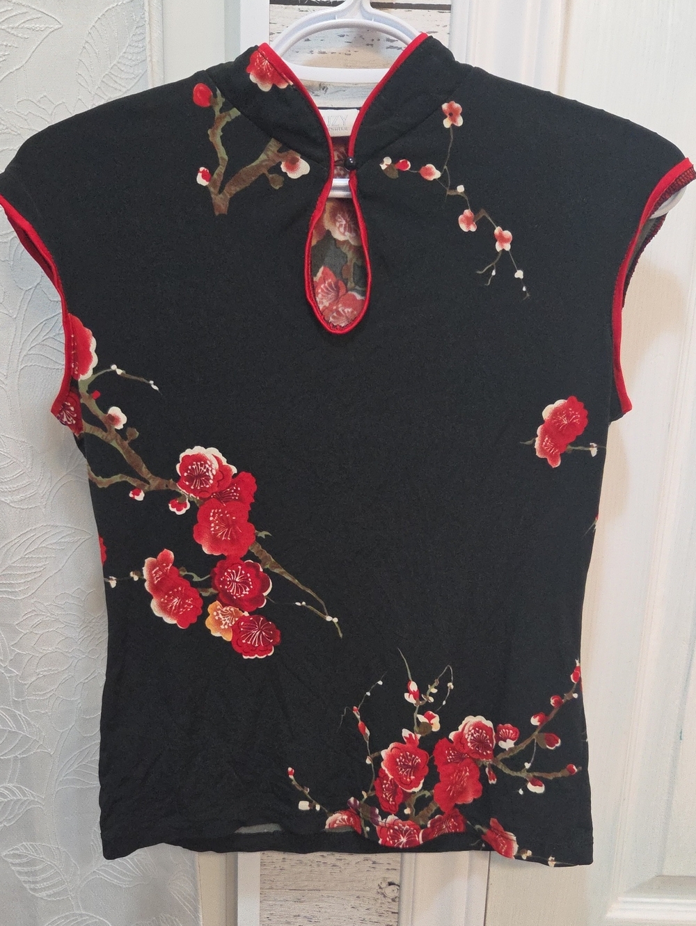 Y2K Floral Mandarin Collar Cap-Sleeve Top - Black & Red